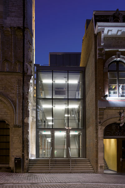 Hal-en-rectoraat-KULeuven-02