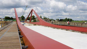 Pont enjambant le canal Albert