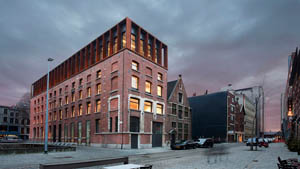 Transformation d’un entrepôt en bureaux