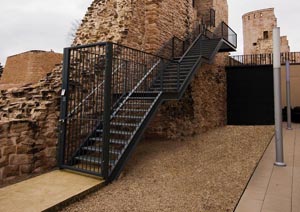 Escalier métallique d’accès à une tour médiévale, Luxembourg